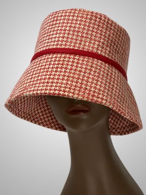 Distinquished Red and White Wool Hat